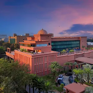 Taj & Convention Centre, Agra Hotell
